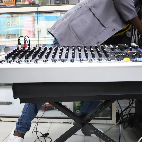 Pev Pro KV 160 16 Channel Mixer 8 Pev Pro KV 160 16 Channel Mixer - Image 8