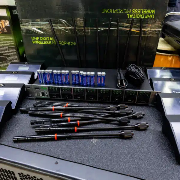 ES800CON UHF Digital Exceptional Durability and Robust Performance