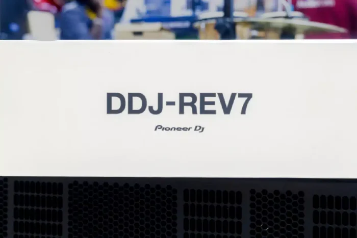 Pioneer DDJ Rev7 - Image 13