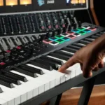 Alesis VI61 MIDI Keyboard Controller - Image 7