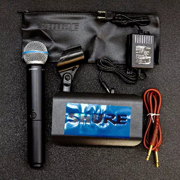 SHURE BETA 58A BLX Wireless Combo System 1 Exceptional Durability and Robust Performance