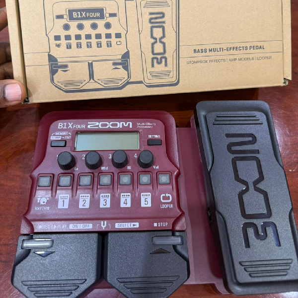 Zoom B1X Four Bass Multi Effects Exceptional Durability and Robust Performance